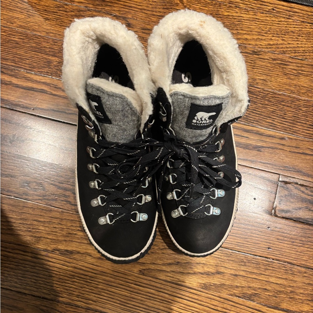 Sorelle boots